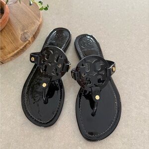 Tori Burch Miller Patent Sandals, size 7.5, Black